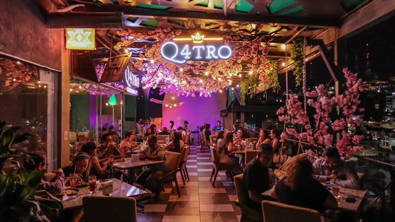 Interior del restaurante Q4tro